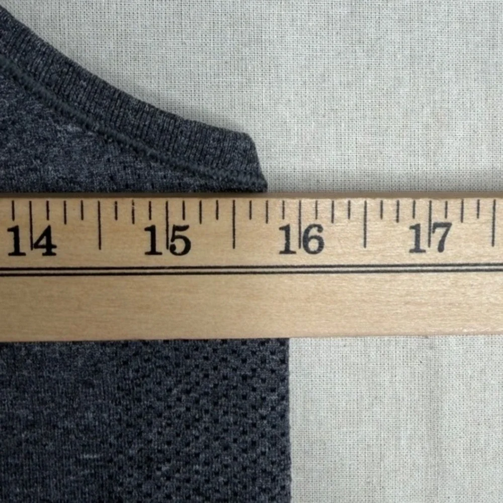 Lululemon Swiftly Tech Racerback top size 8‎ Charcoal Gray